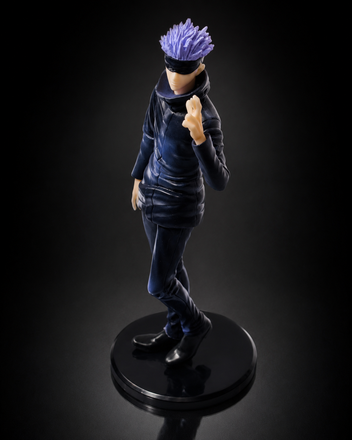 Gojo Satoru anime figure, alternate view
