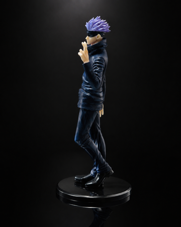 Gojo Satoru anime figure, side view