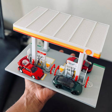 CCA Shell Gas Station Porsche 1:64 Car Assembly Playset